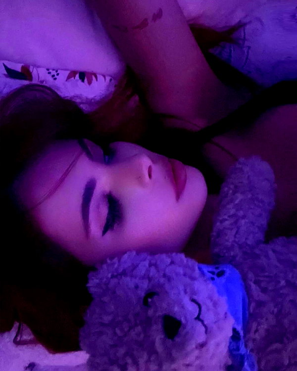 katiebellofficial instagram image archive image