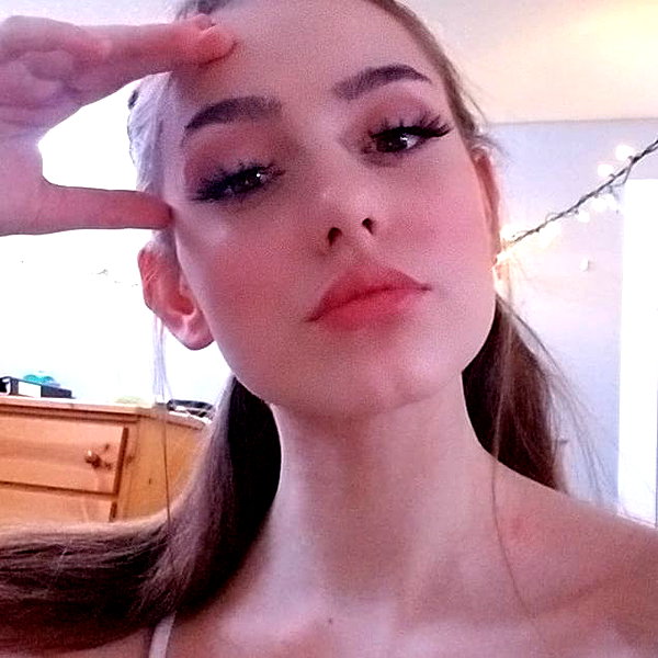 keira.daniella instagram image archive image