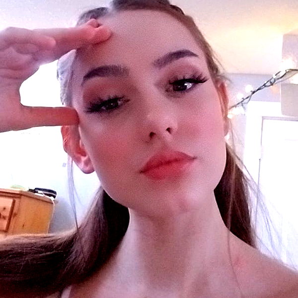 keira.daniella instagram image archive image