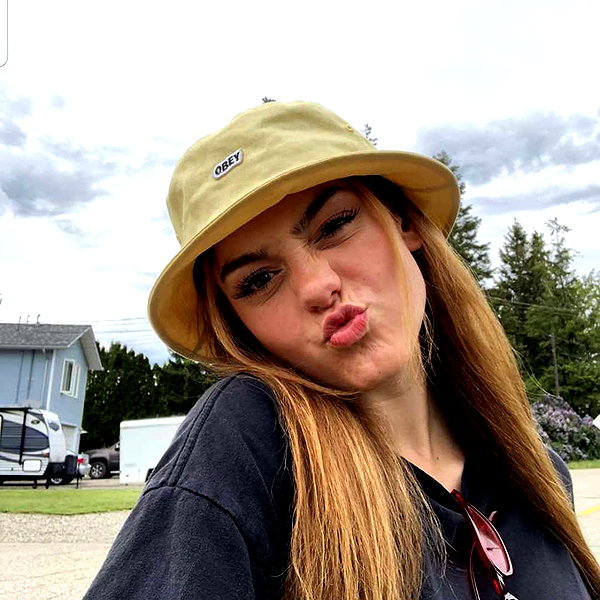 keira.daniella instagram image archive image