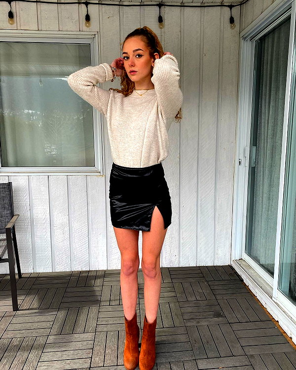 keira.daniella instagram image archive image