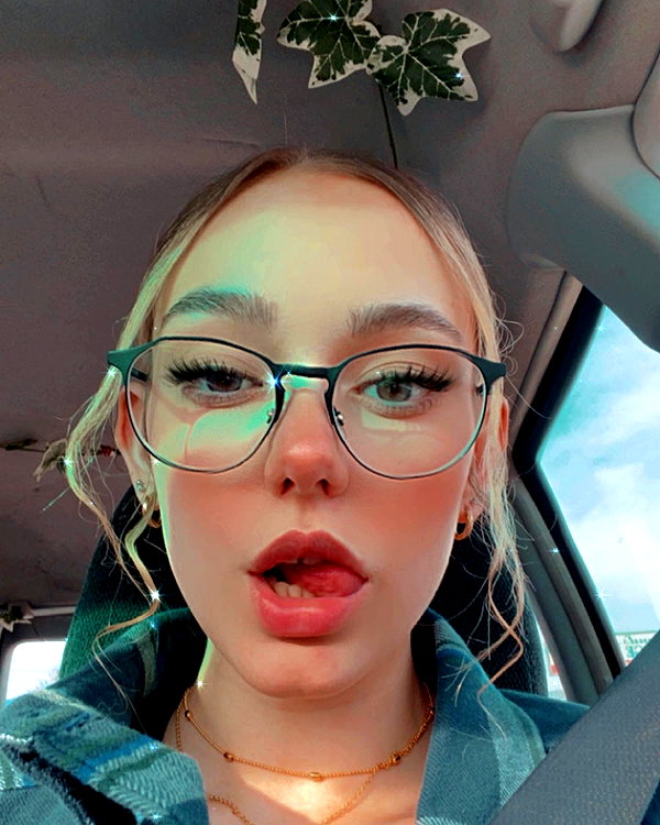 keira.daniella instagram image archive image