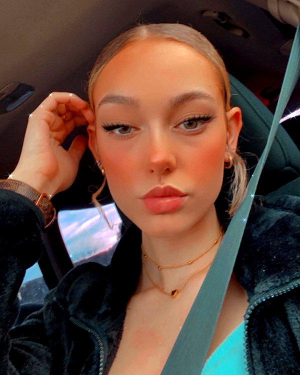 keira.daniella instagram image archive image