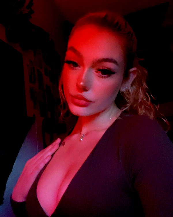 keira.daniella instagram image archive image