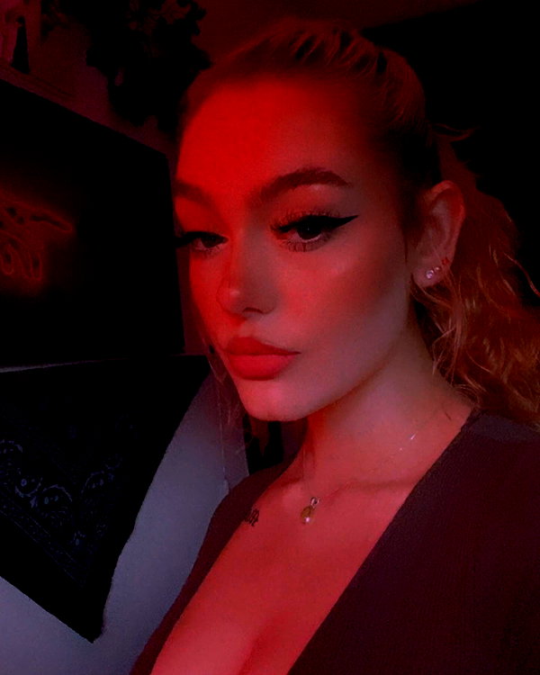keira.daniella instagram image archive image