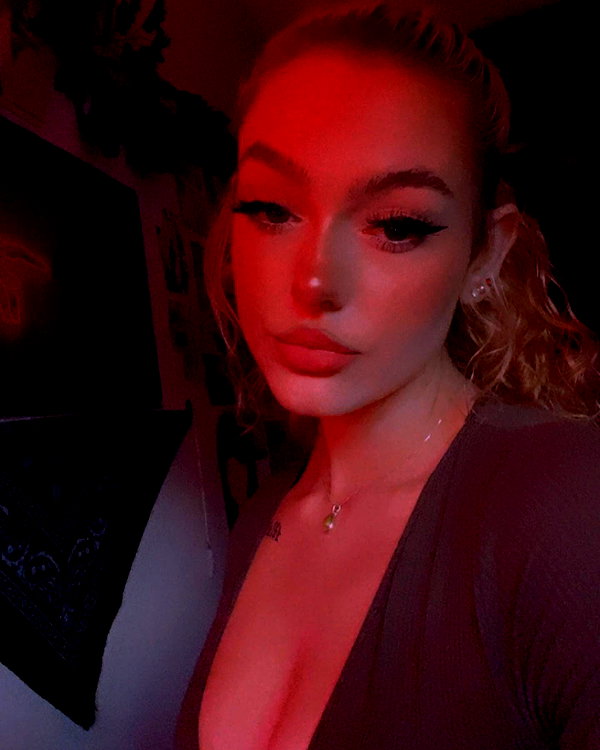 keira.daniella instagram image archive image