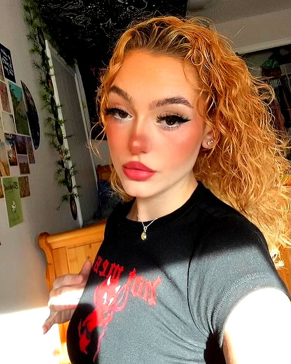 keira.daniella instagram image archive image