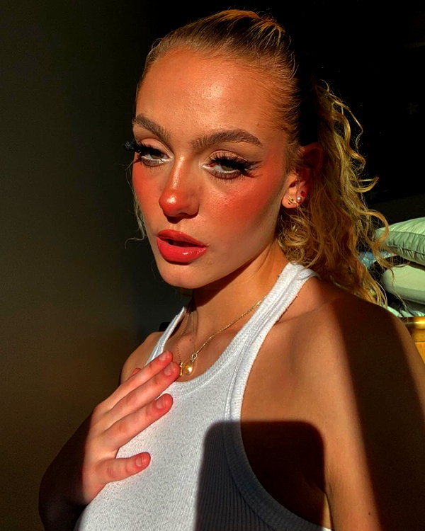 keira.daniella instagram image archive image