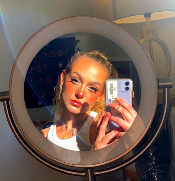 keira.daniella instagram image archive image