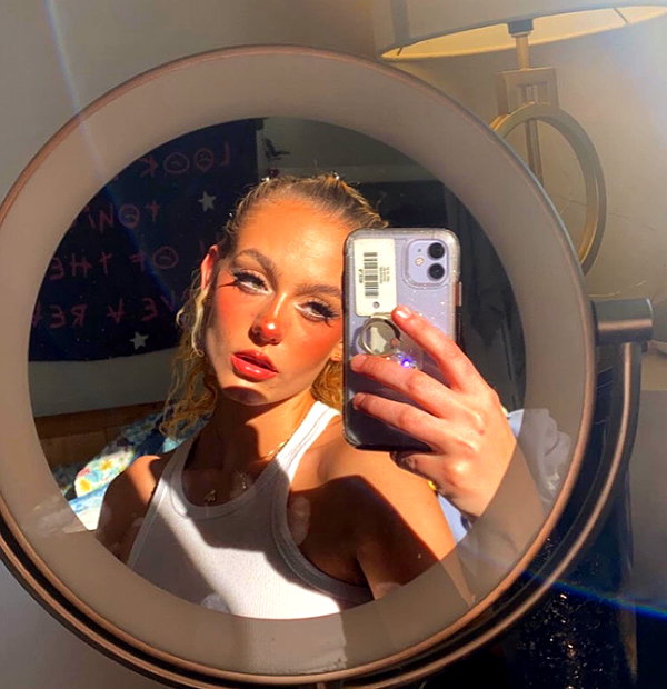 keira.daniella instagram image archive image