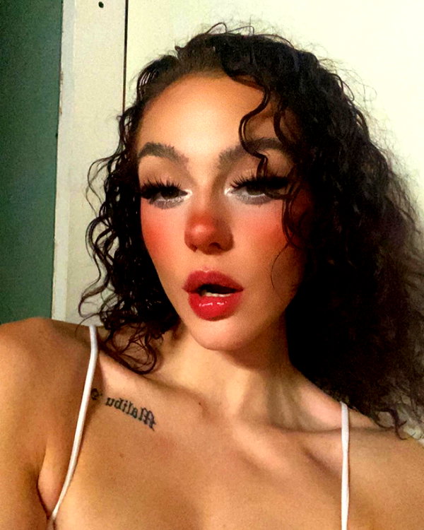 keira.daniella instagram image archive image