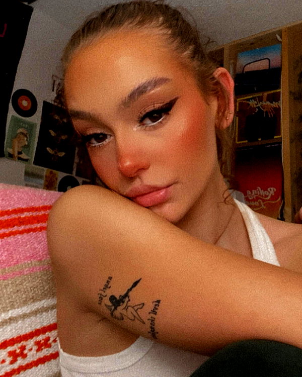 keira.daniella instagram image archive image