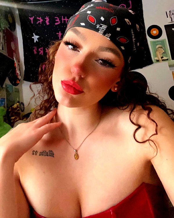 keira.daniella instagram image archive image