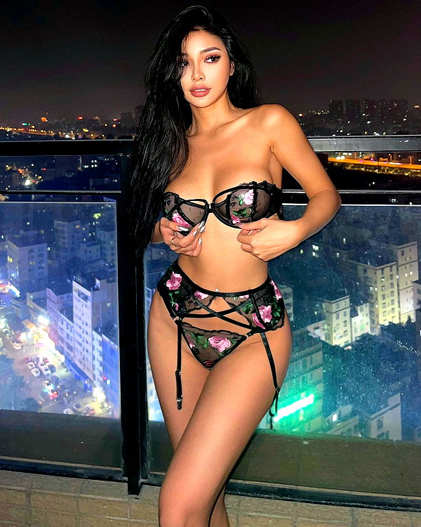 kellybaby_yy instagram image archive image