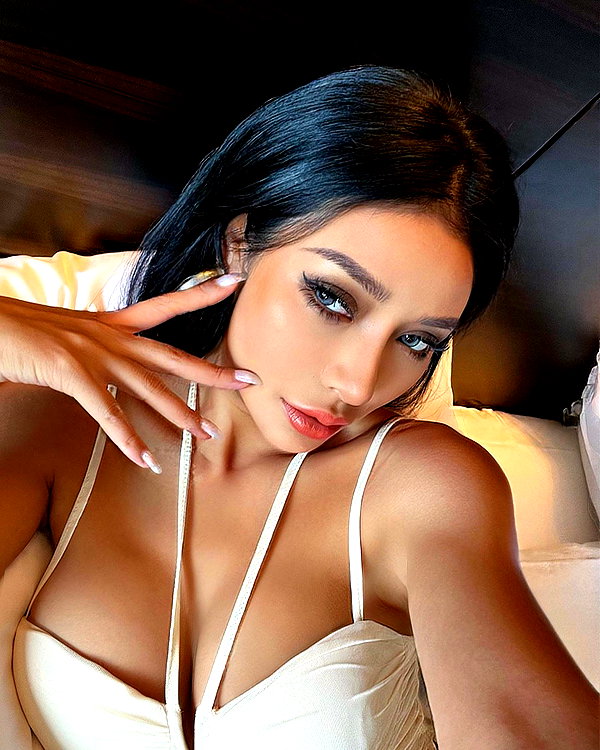 kellybaby_yy instagram image archive image