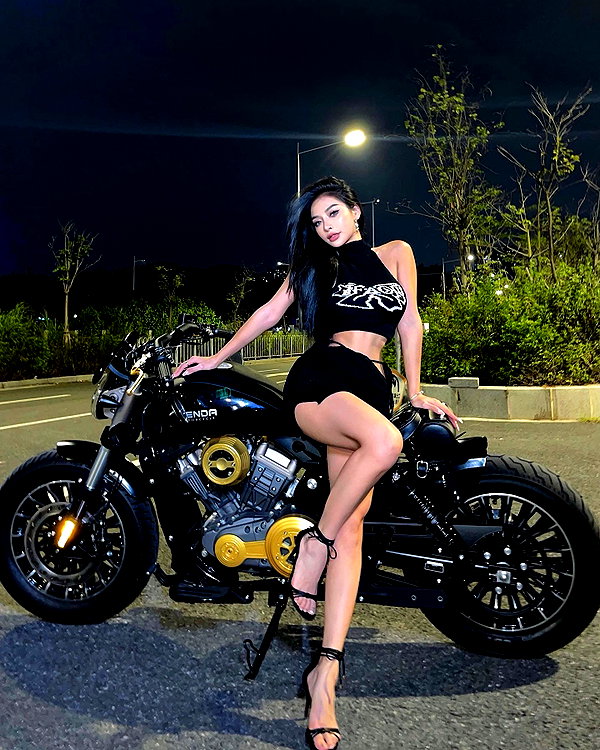 kellybaby_yy instagram image archive image