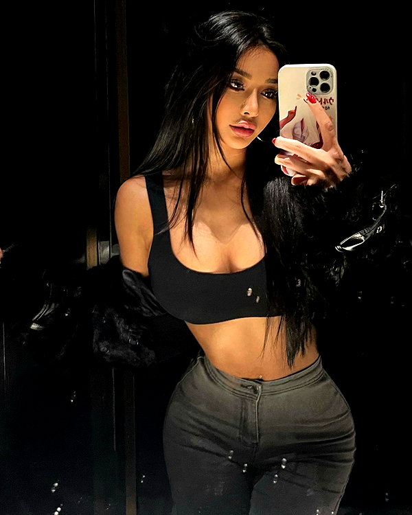 kellybaby_yy instagram image archive image