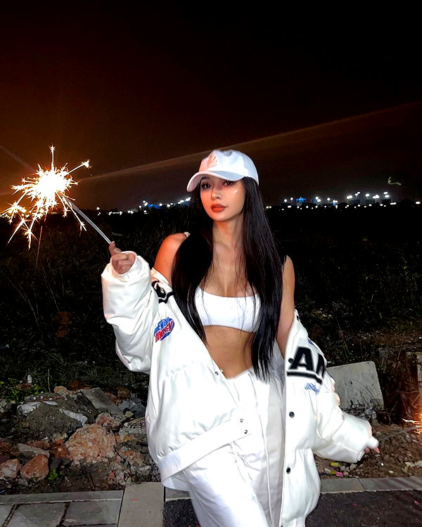 kellybaby_yy instagram image archive image