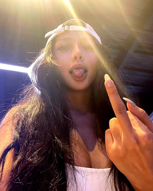 kellybaby_yy instagram image archive image