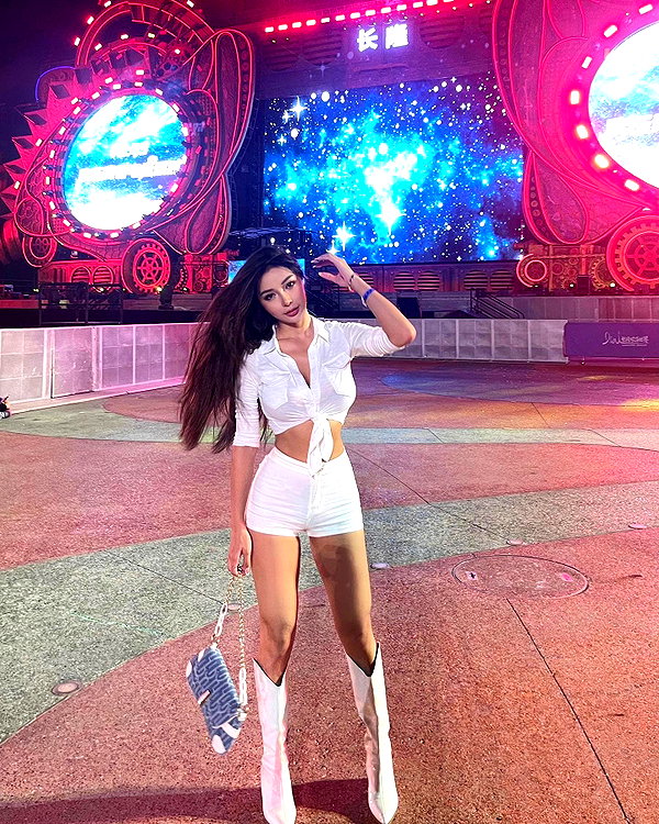 kellybaby_yy instagram image archive image