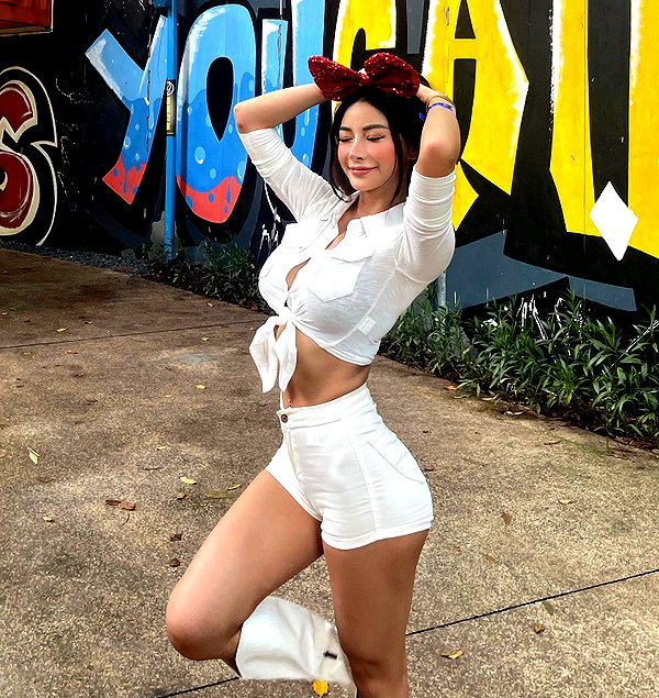 kellybaby_yy instagram image archive image