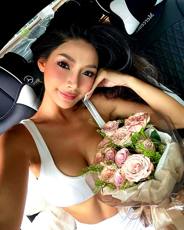 kellybaby_yy instagram image archive image