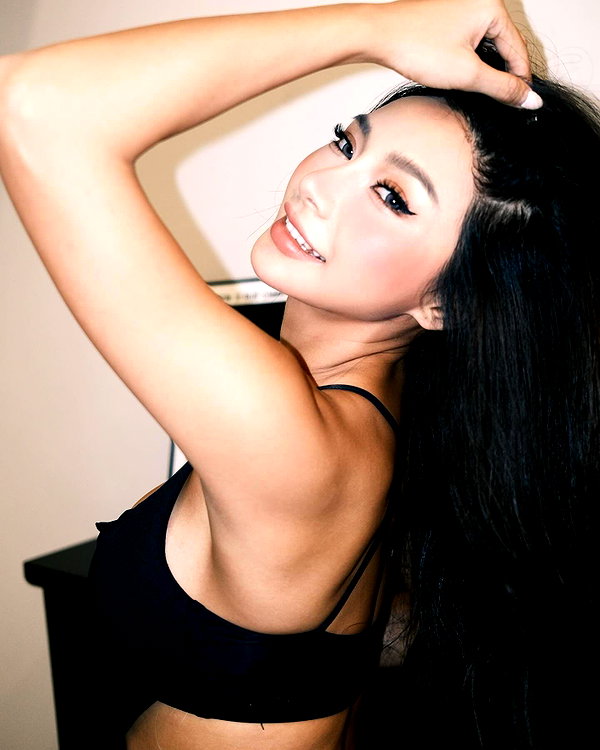 kellybaby_yy instagram image archive image