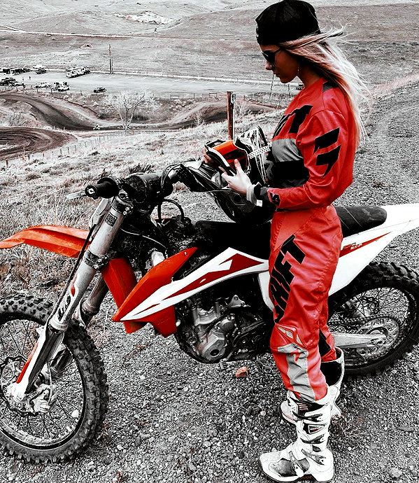 kenziee.scott instagram image archive image