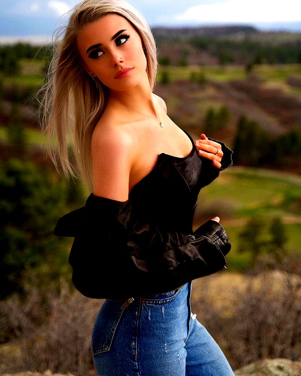 kenziee.scott instagram image archive image