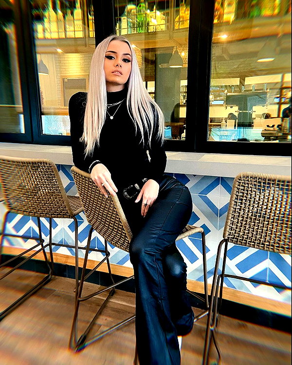 kenziee.scott instagram image archive image