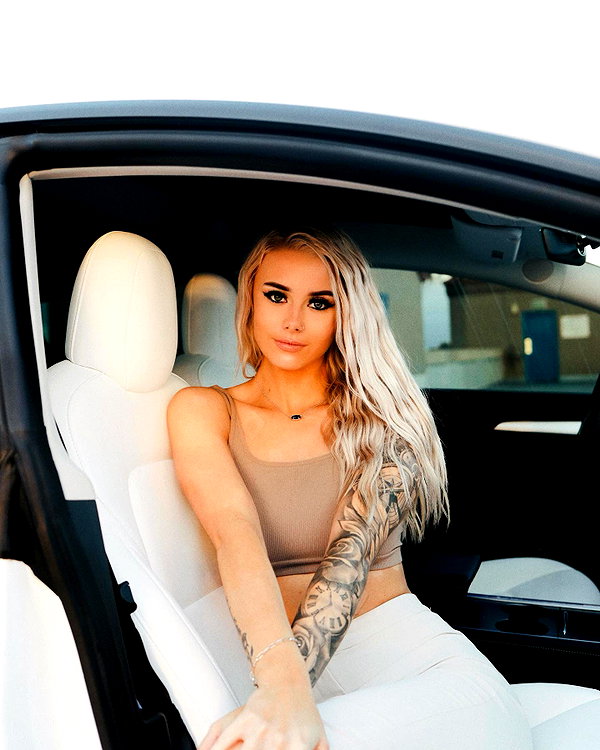 kenziee.scott instagram image archive image