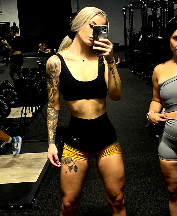 kenziee.scott instagram image archive image