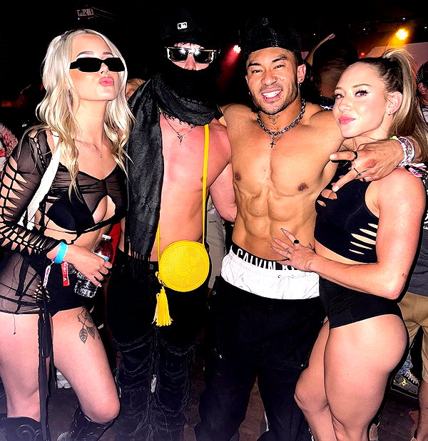 kenziee.scott instagram image archive image