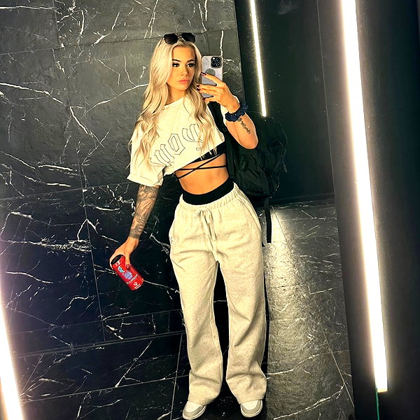 kenziee.scott instagram image archive image