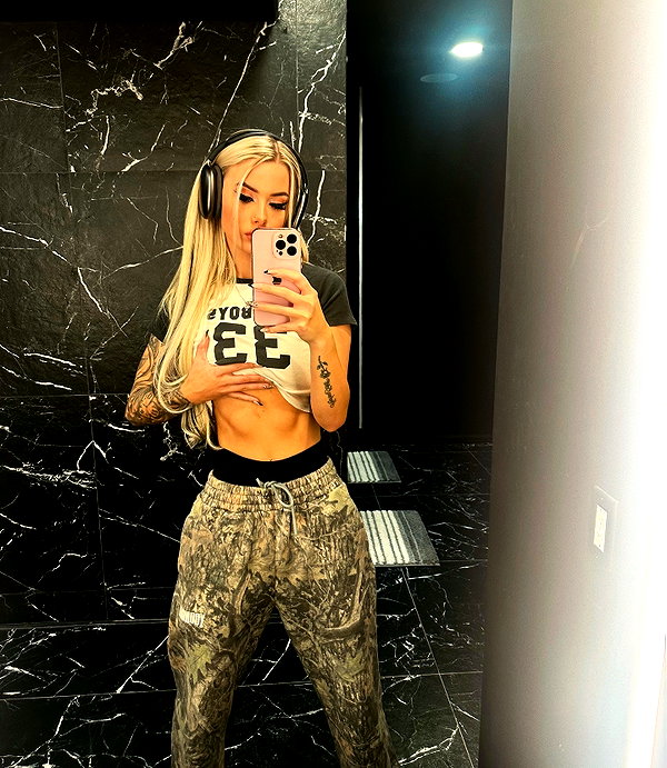 kenziee.scott instagram image archive image