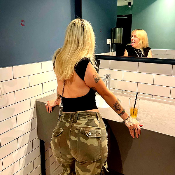 kkariinnnnn instagram image archive image