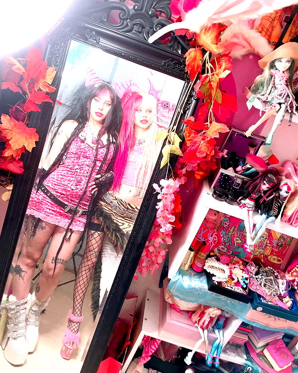 kriiizellda instagram image archive image