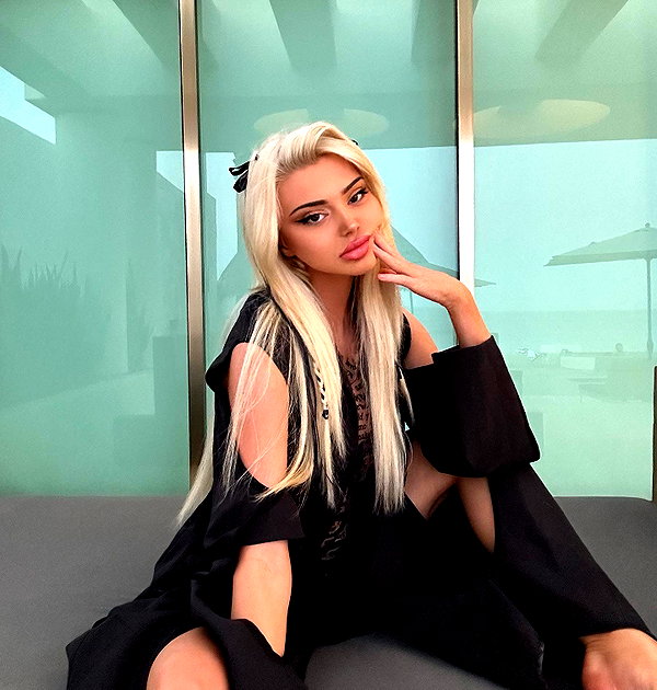 kristenhancher instagram image archive image