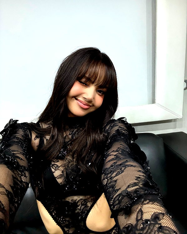 lalalalisa_m lalalalisa_m archive image