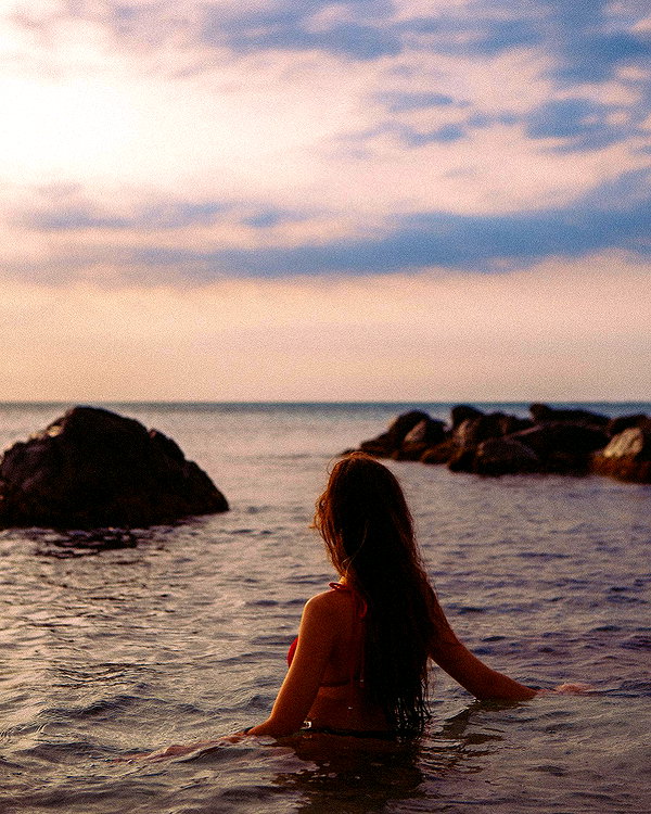 laurasaponara instagram image archive image