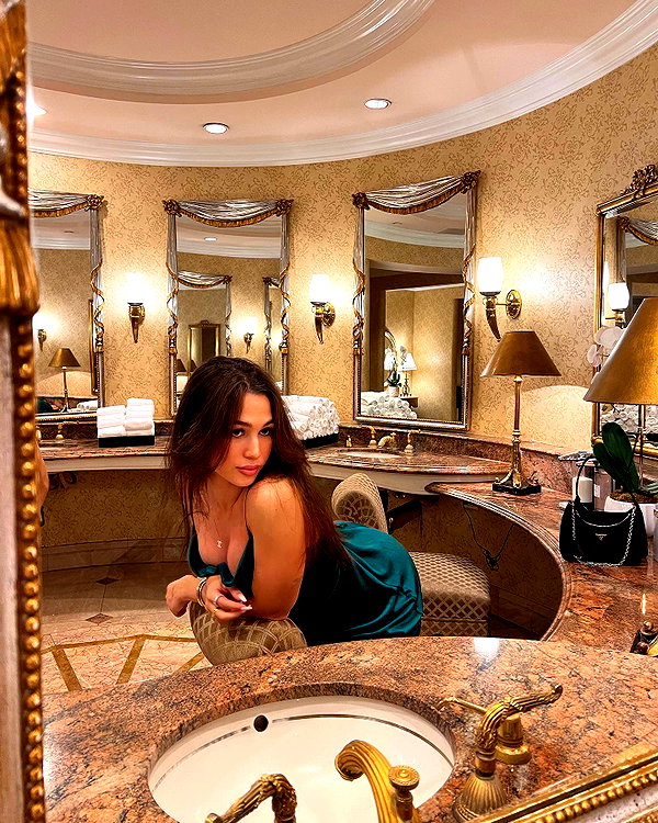 laurasaponara instagram image archive image