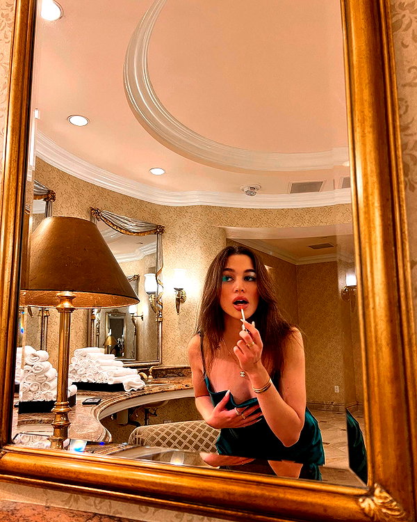laurasaponara instagram image archive image