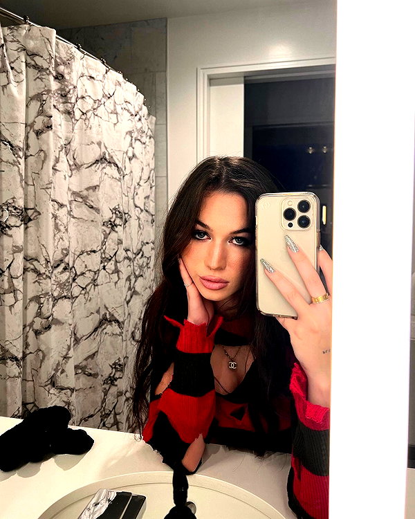 laurasaponara instagram image archive image