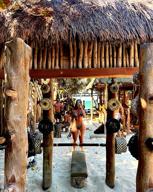laurasaponara instagram image archive image