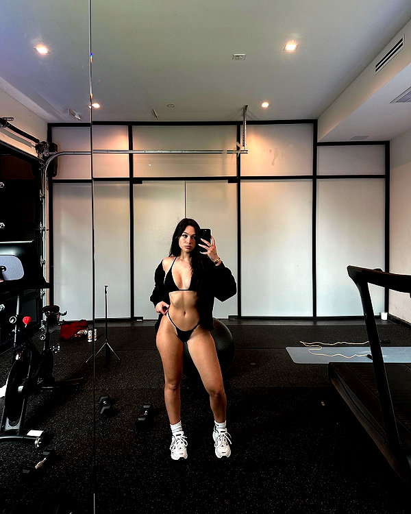 laurasaponara instagram image archive image