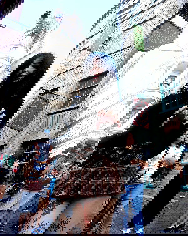 laurinchhhe image ~ Altpins