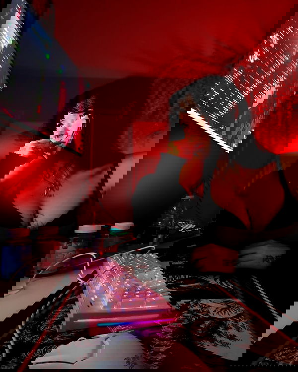 laurinchhhe image ~ Altpins