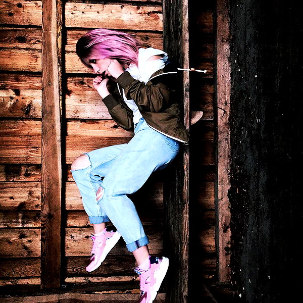 leyagornaya instagram image archive image