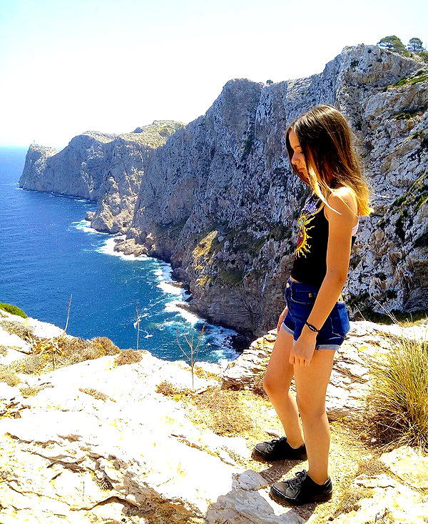 lihi.k_ instagram image archive image