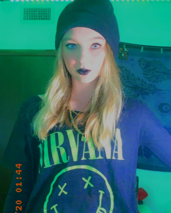 lihi.k_ instagram image archive image